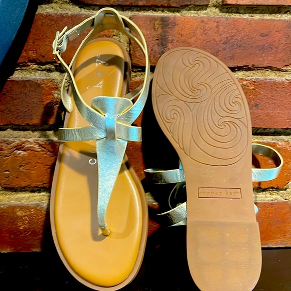 Copper Key Light Gold Sandals - Picture 5 of 5